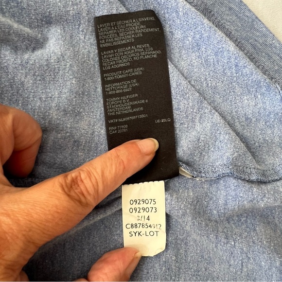 Men’s Tommy Hilfiger Blue Logo Tee - Picture 8 of 8